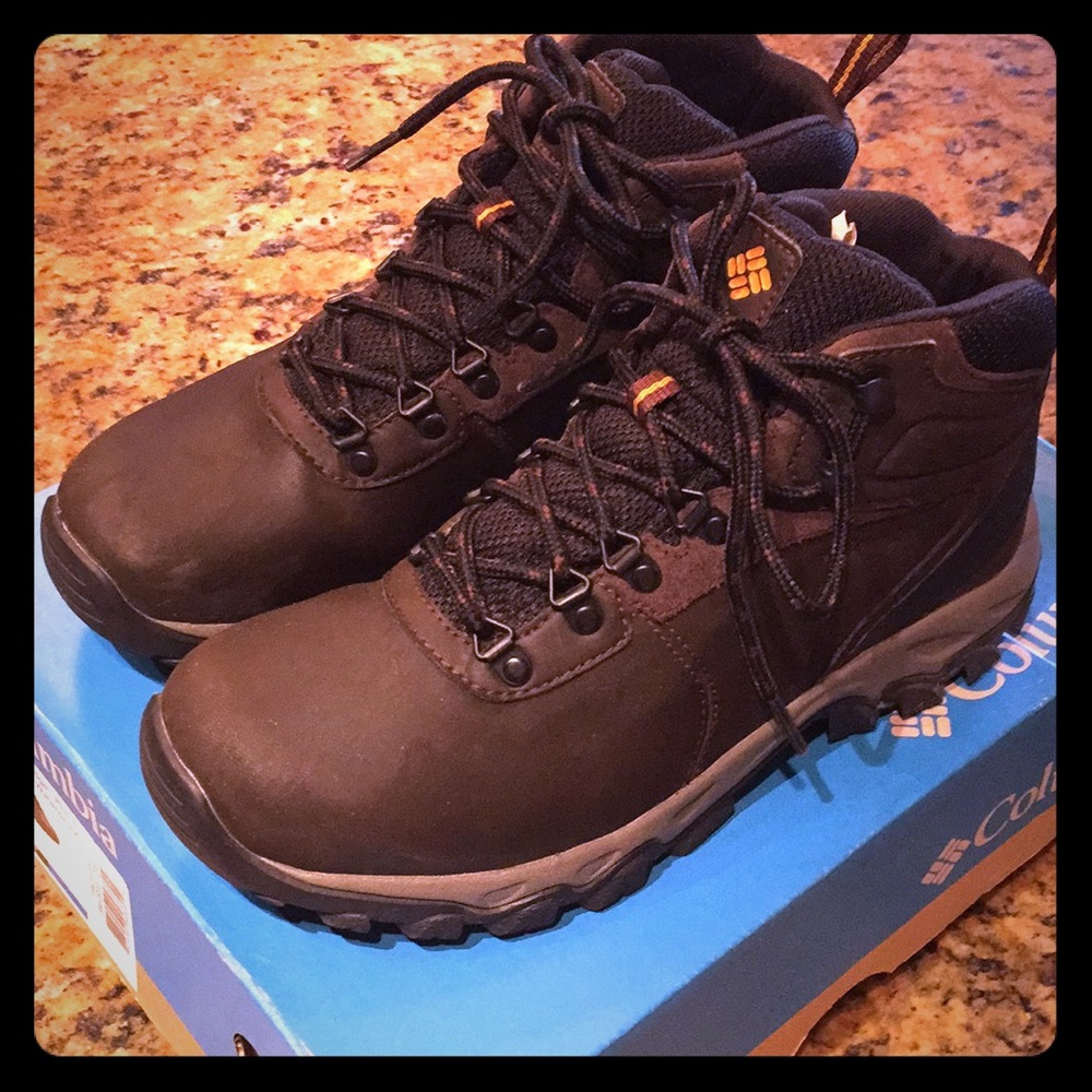 Columbia Newton Ridge Plus le Waterproof Size8